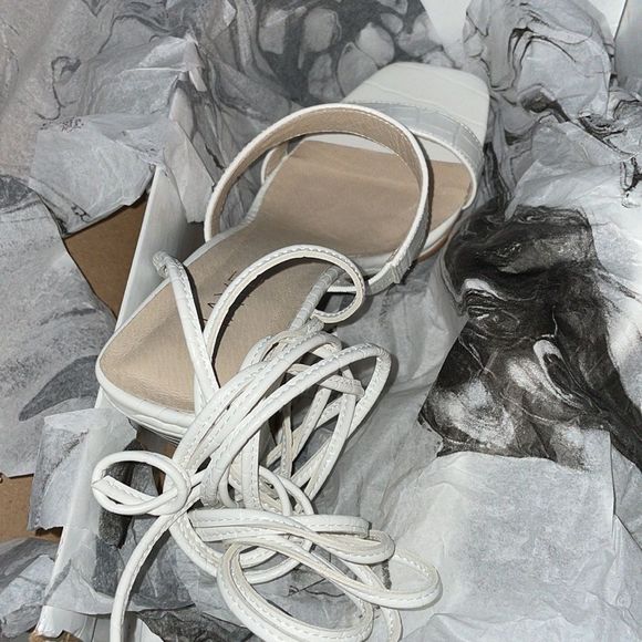 RAYE Cherry Heel in Bone White NWT Size 9 Retail 168.00 - Picture 6 of 6